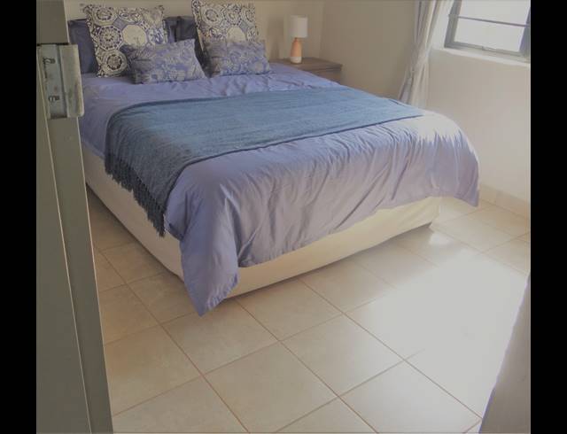 2 BEDROOM APARTMENT BLOCK TO LET IN MOOIKLOOF